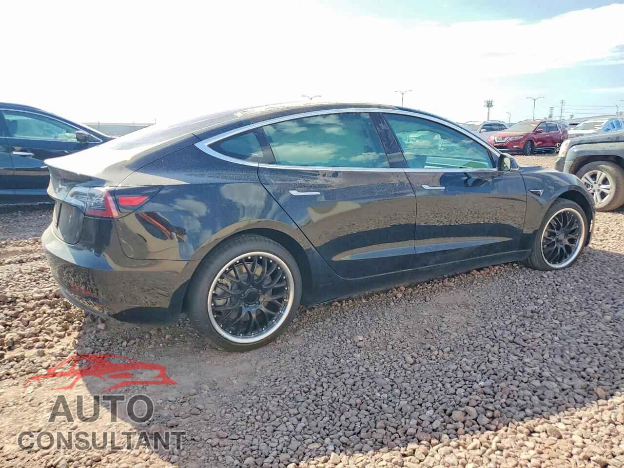 TESLA MODEL 3 2018 - 5YJ3E1EA0JF178029