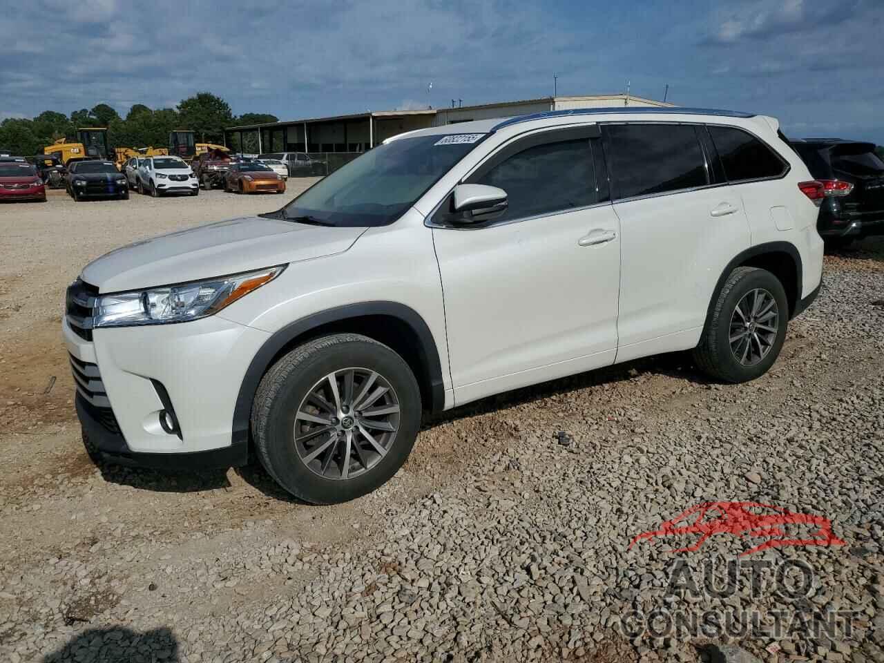 TOYOTA HIGHLANDER 2018 - 5TDKZRFH3JS549173