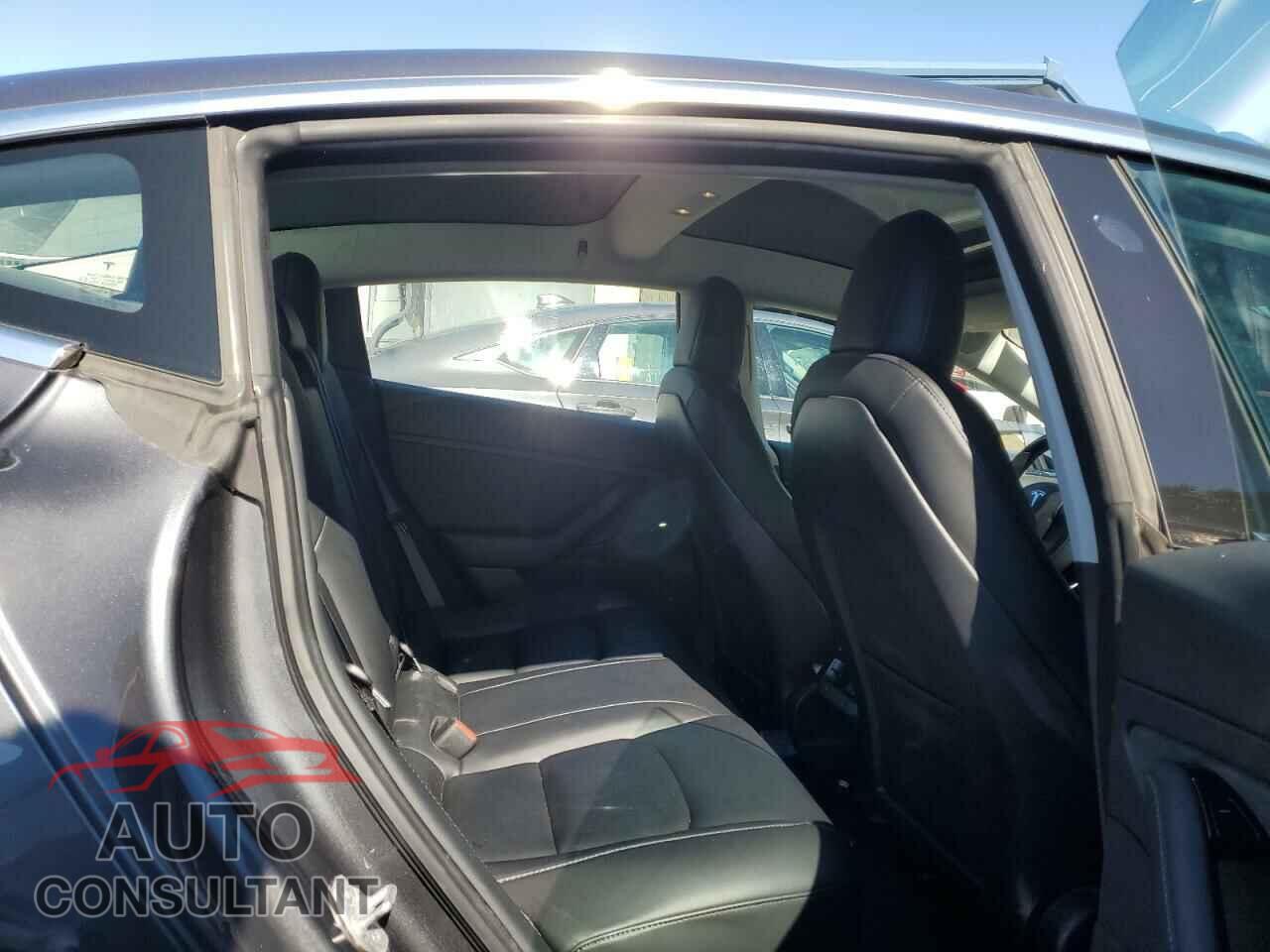 TESLA MODEL 3 2018 - 5YJ3E1EB7JF119536