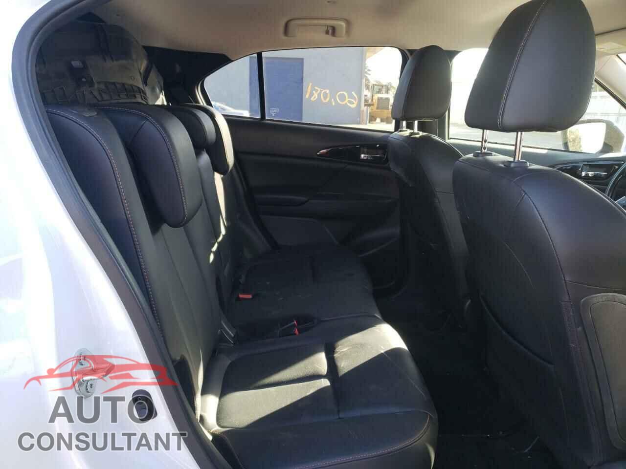 MITSUBISHI ECLIPSE 2018 - JA4AT5AA4JZ041545
