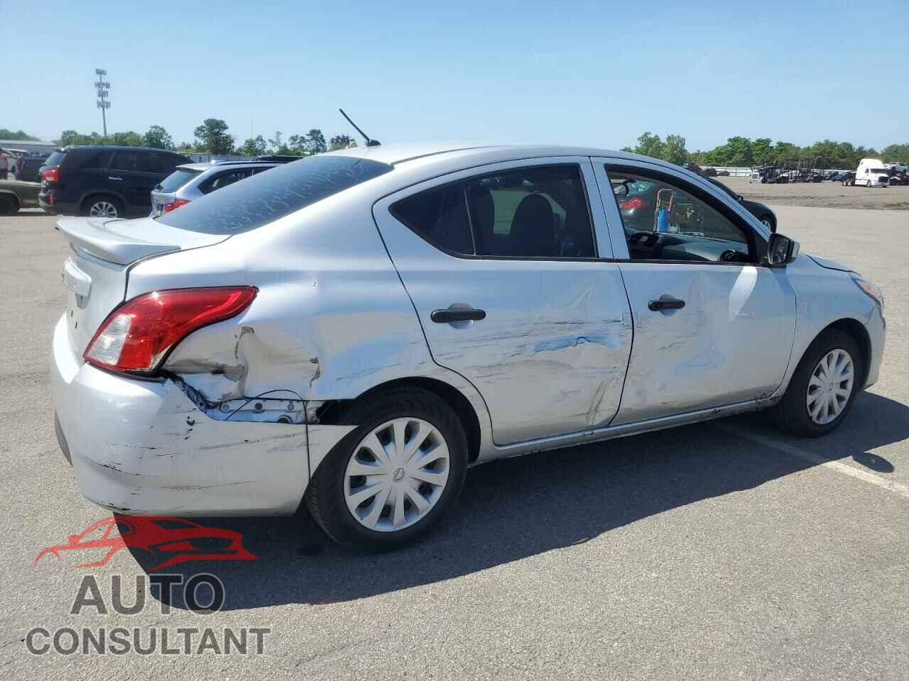NISSAN VERSA 2017 - 3N1CN7AP1HL848232