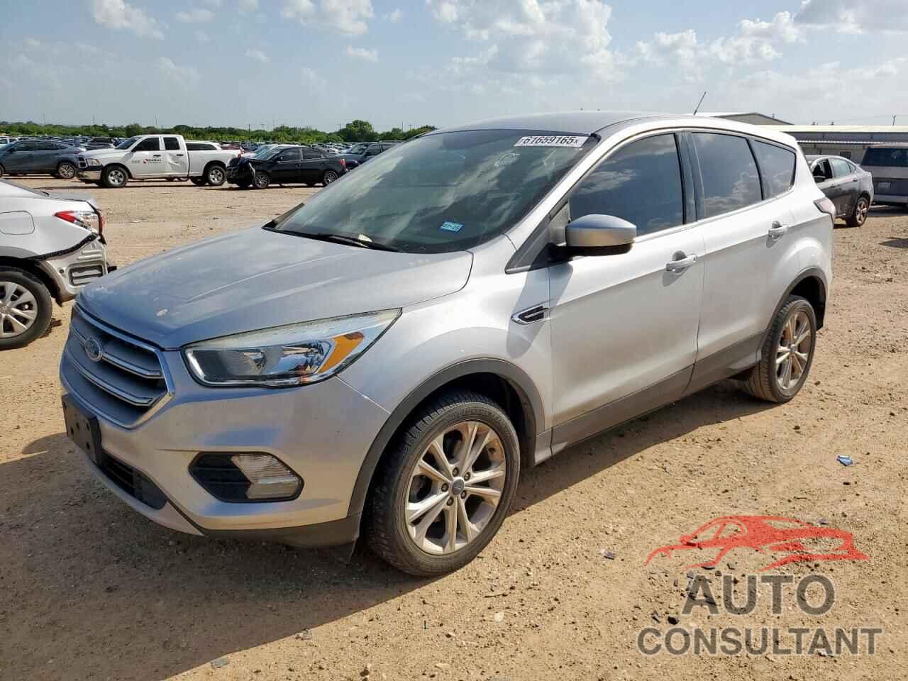 FORD ESCAPE 2017 - 1FMCU0GD8HUE38985