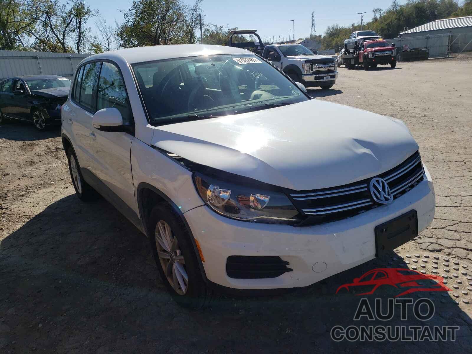 VOLKSWAGEN TIGUAN 2017 - WVGBV7AX4HK052726