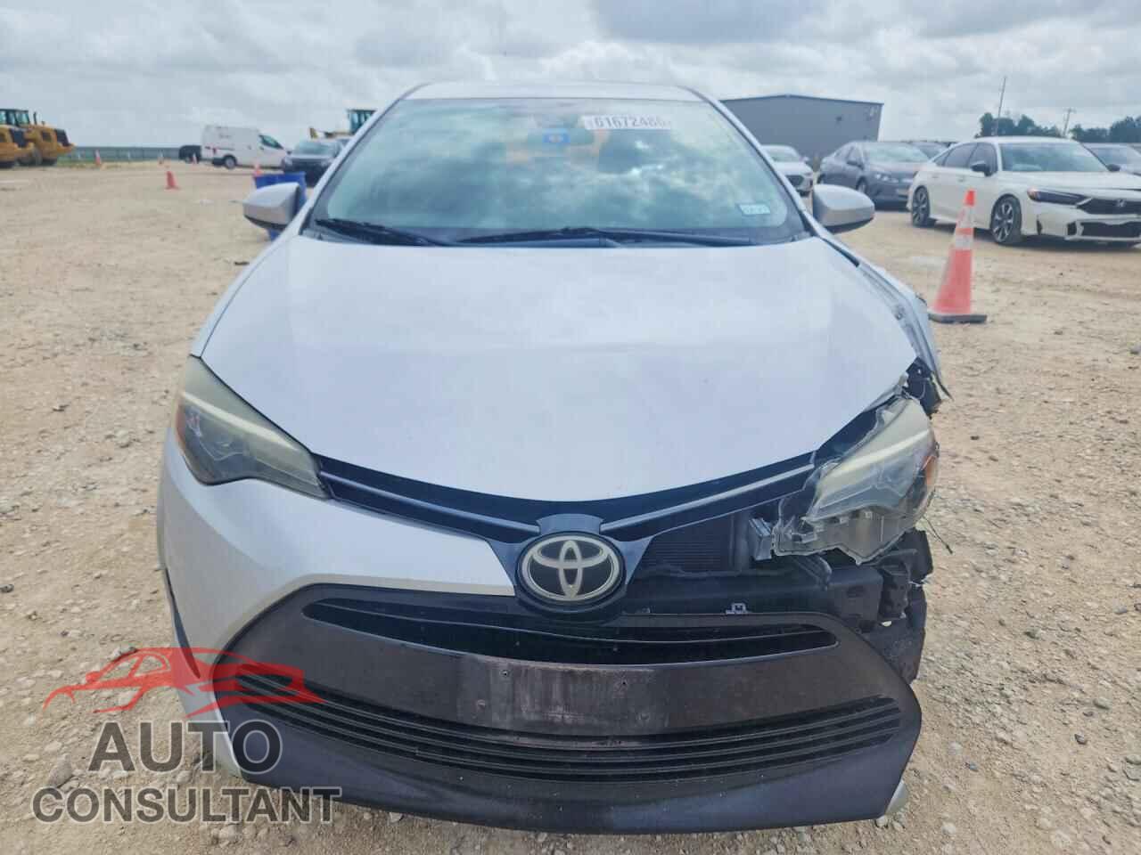 TOYOTA COROLLA 2018 - 5YFBURHE3JP739436