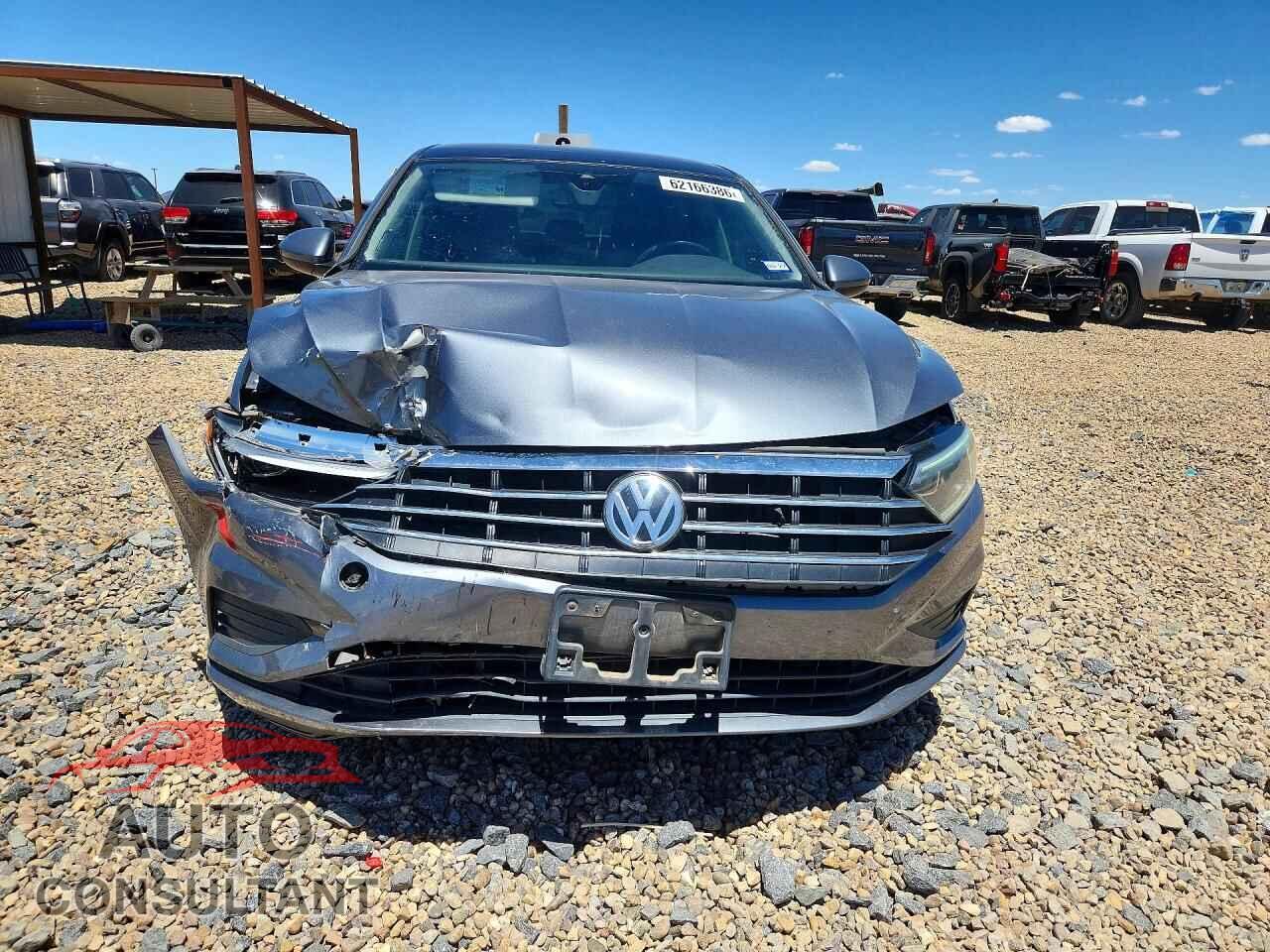 VOLKSWAGEN JETTA 2019 - 3VWEB7BU1KM264916