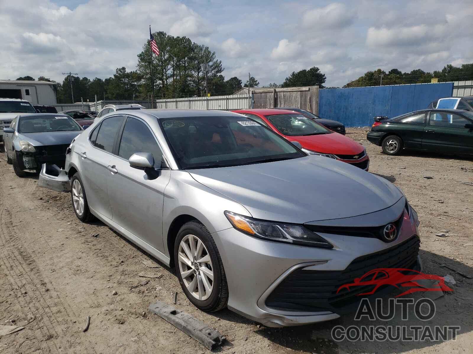 TOYOTA CAMRY 2021 - 4T1C11AK4MU570108