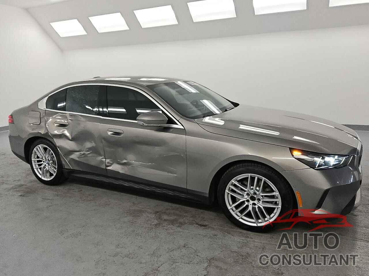 BMW 5 SERIES 2024 - WBA53FJ01RCS03468
