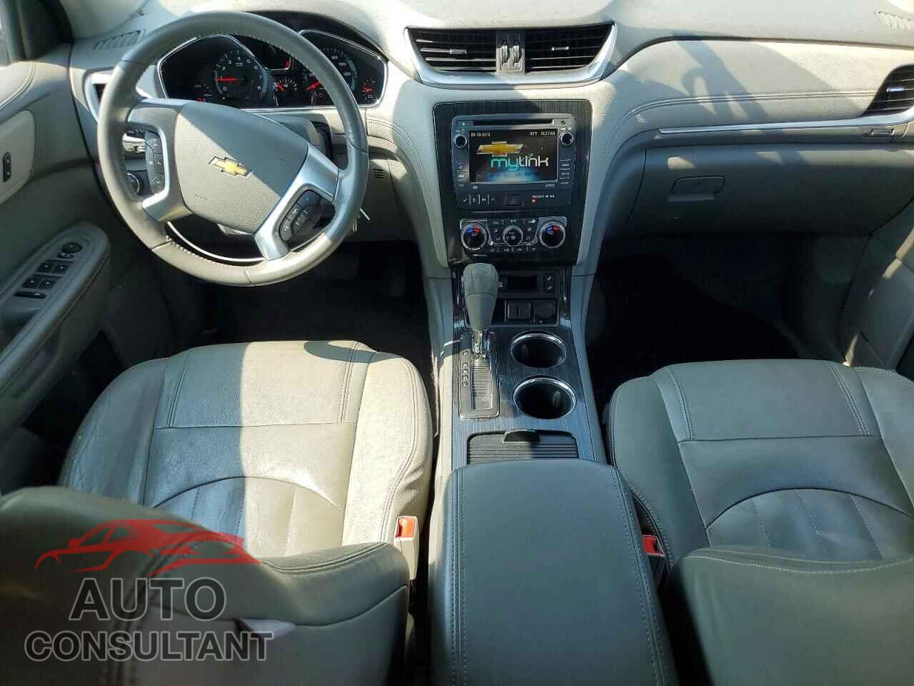 CHEVROLET TRAVERSE 2015 - 1GNKRGKD2FJ339974