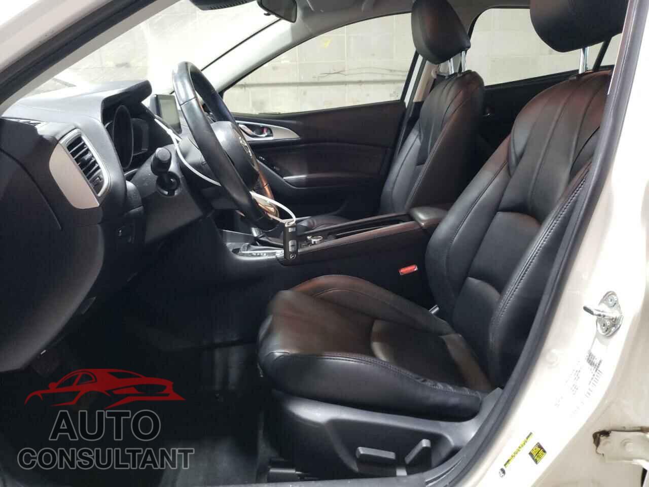 MAZDA 3 2017 - 3MZBN1L77HM107044