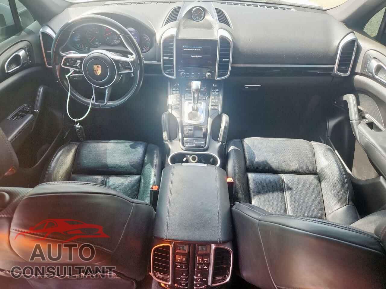 PORSCHE CAYENNE 2017 - WP1AA2A29HKA81091
