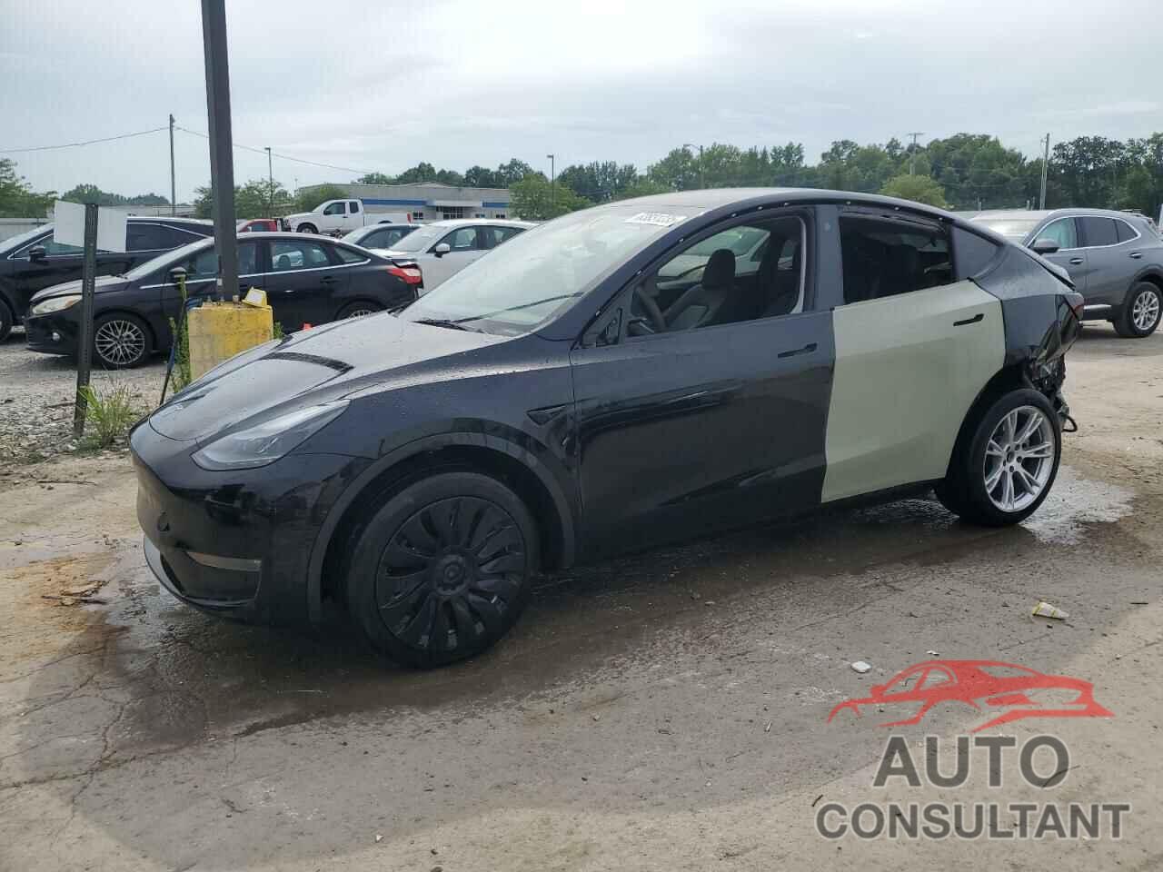TESLA MODEL Y 2023 - 7SAYGDEE0PF670818