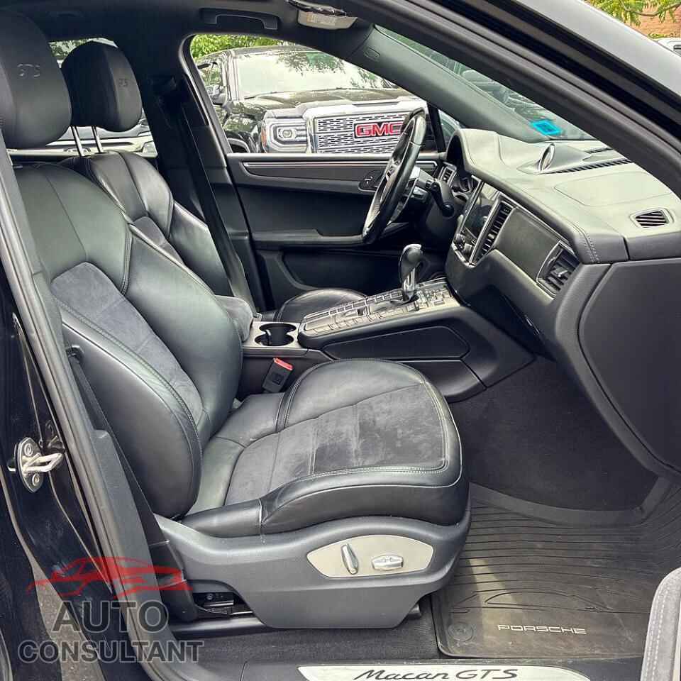 PORSCHE MACAN 2017 - WP1AG2A58HLB50534