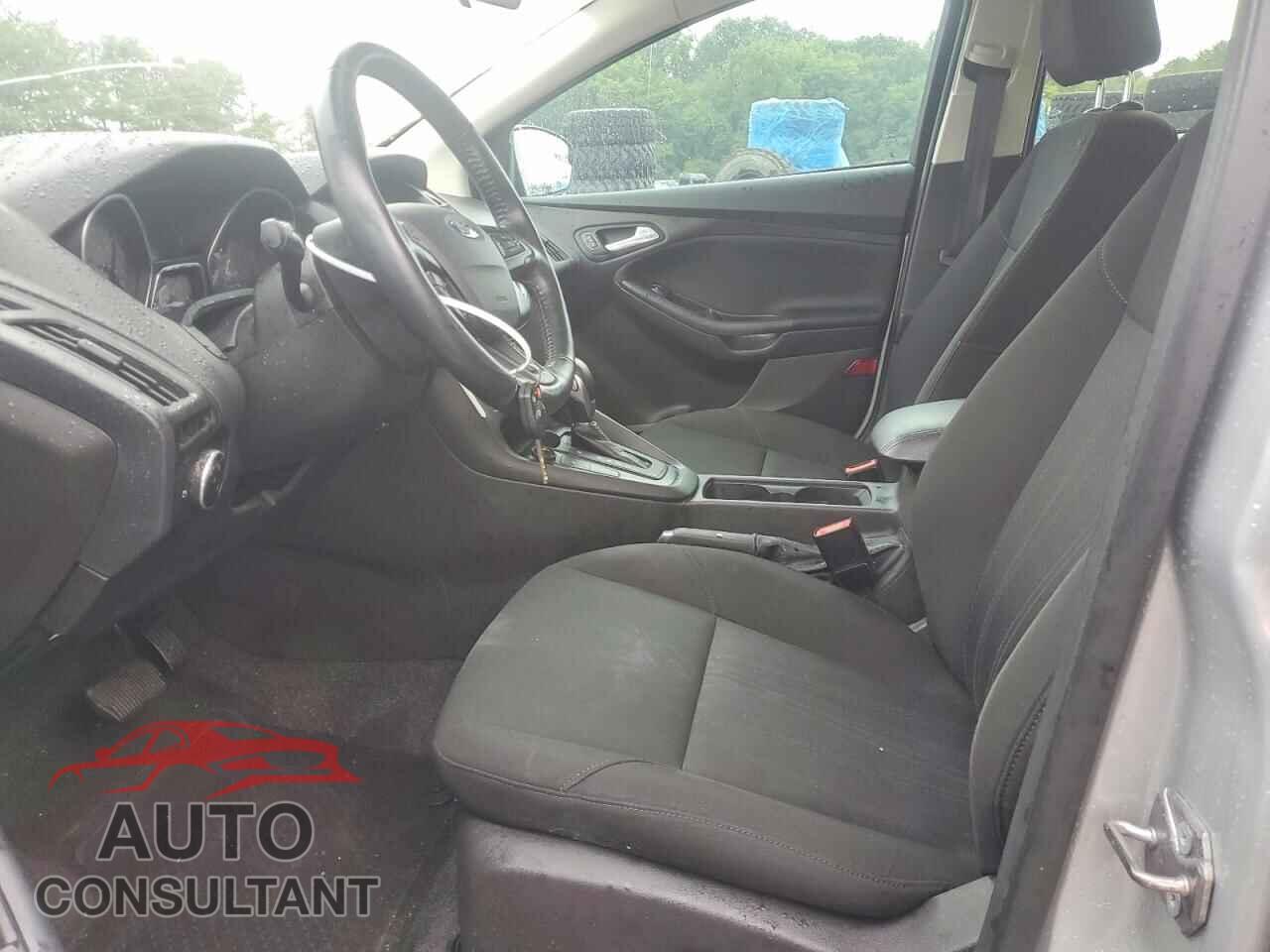 FORD FOCUS 2015 - 1FADP3F24FL208595
