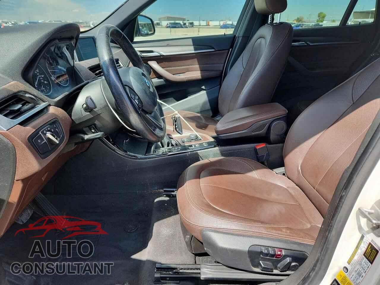 BMW X1 2016 - WBXHT3C30GP887427