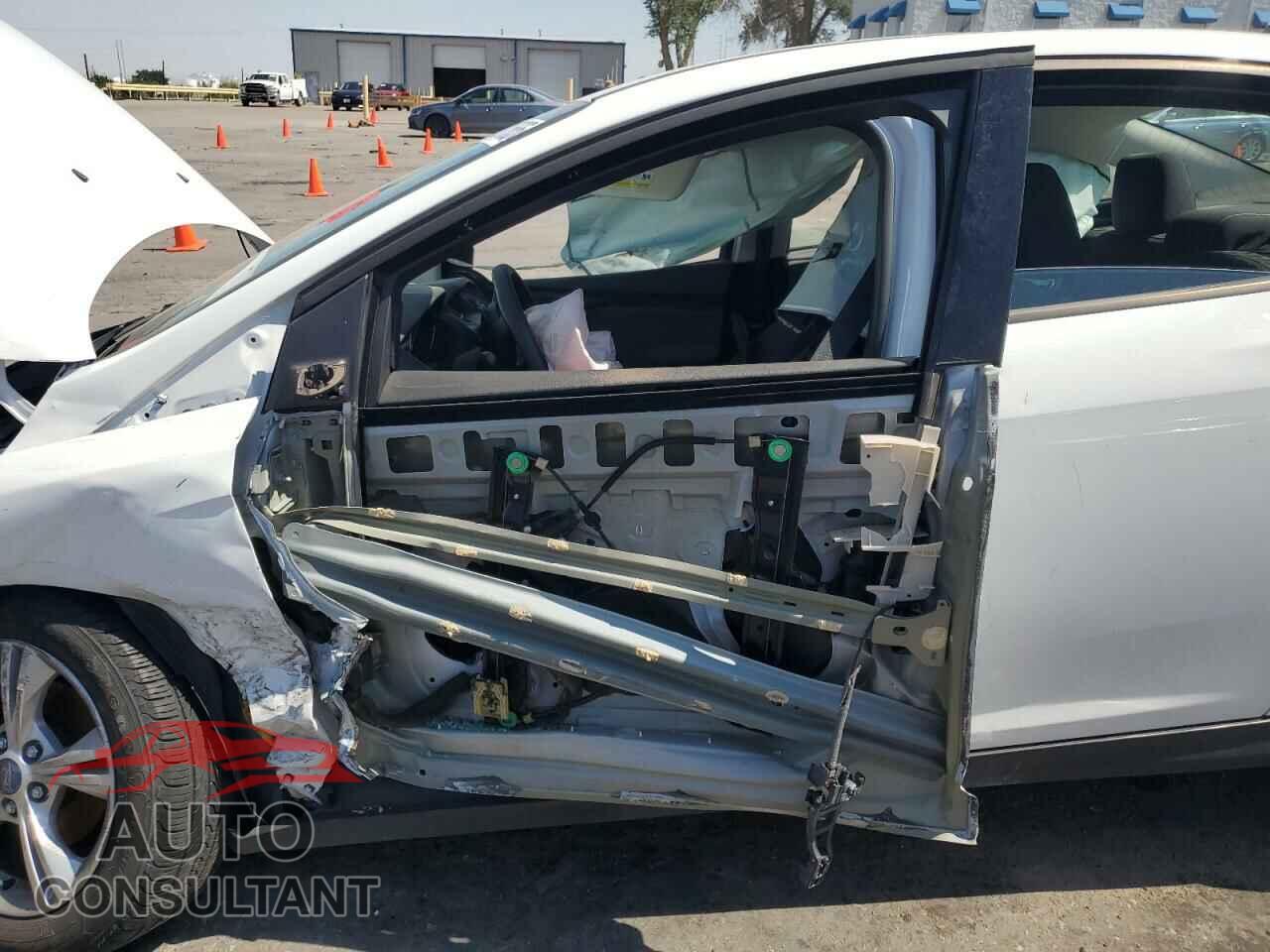 FORD FOCUS 2013 - 1FADP3F24DL131353