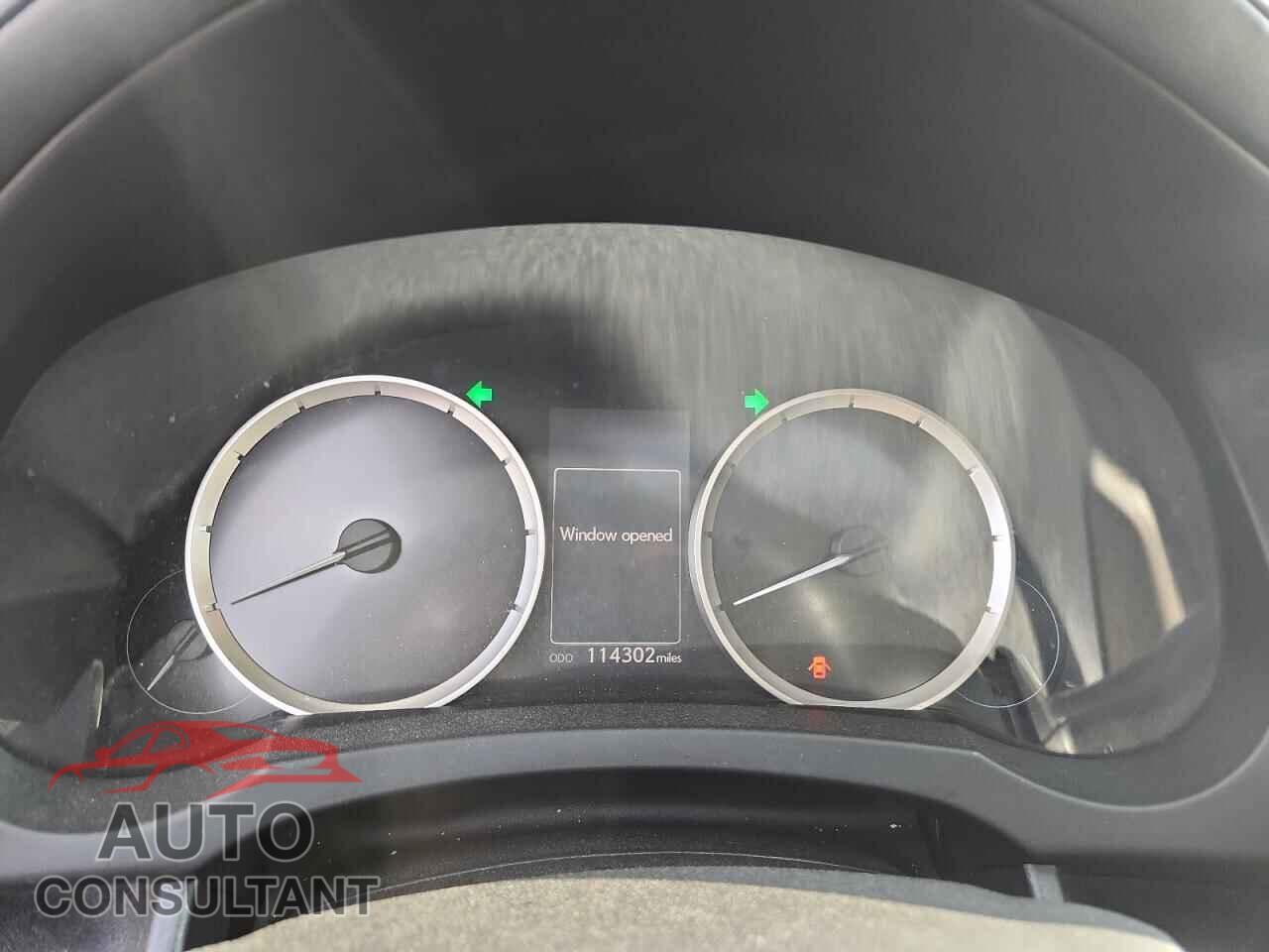 LEXUS IS 2014 - JTHCE1D20E5001576