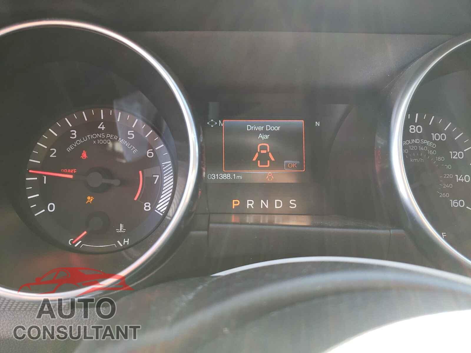 FORD MUSTANG 2018 - 1FA6P8TH5J5129285