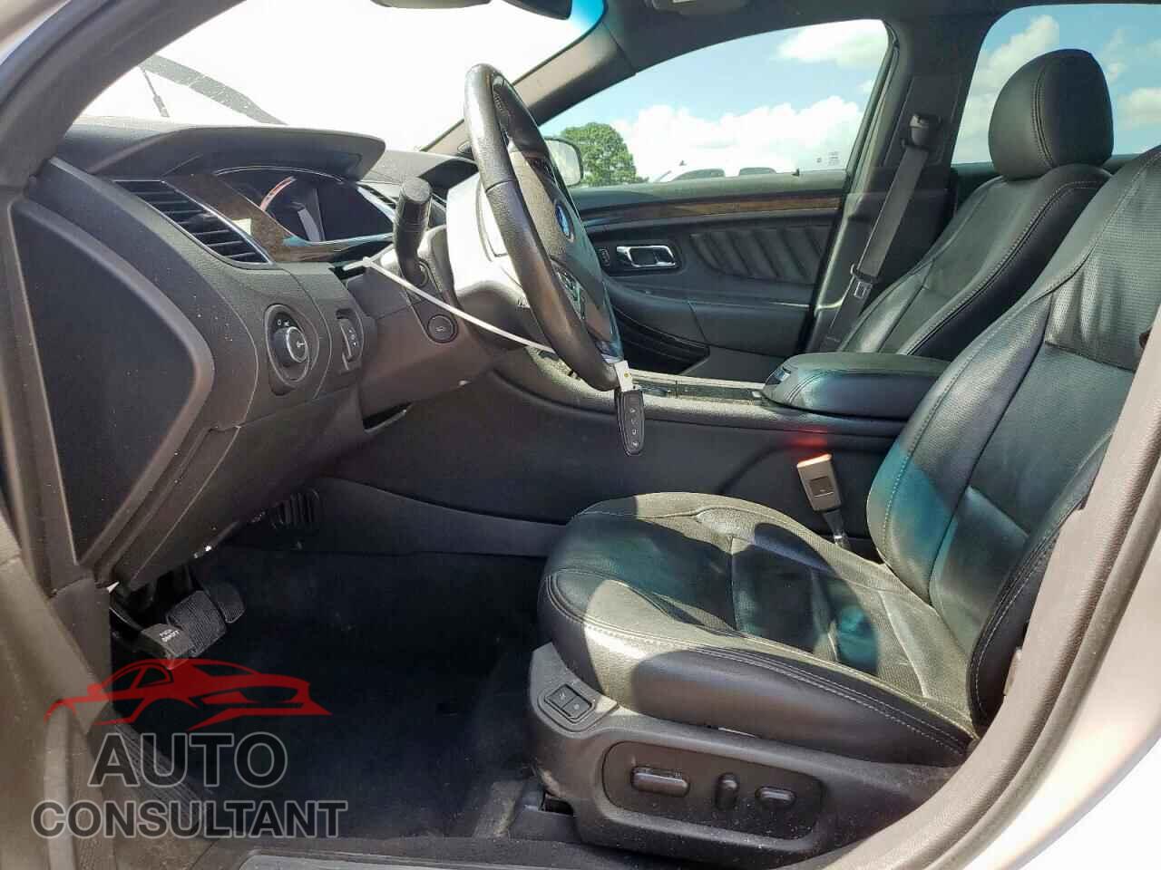FORD TAURUS 2019 - 1FAHP2F87KG118053