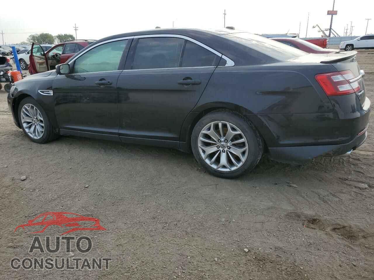 FORD TAURUS 2018 - 1FAHP2E85JG112123