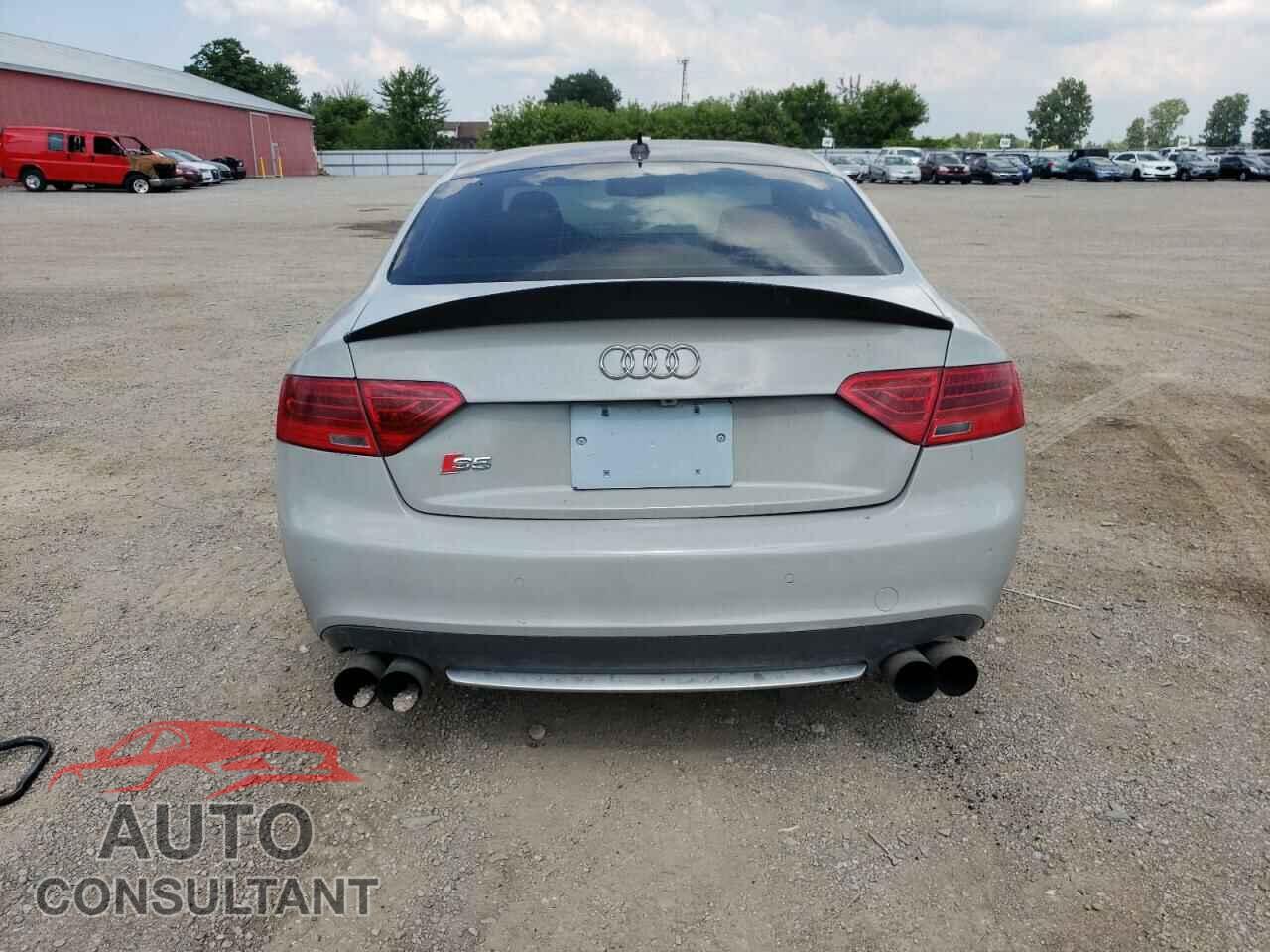 AUDI S5/RS5 2011 - WAULVBFRXBA010108