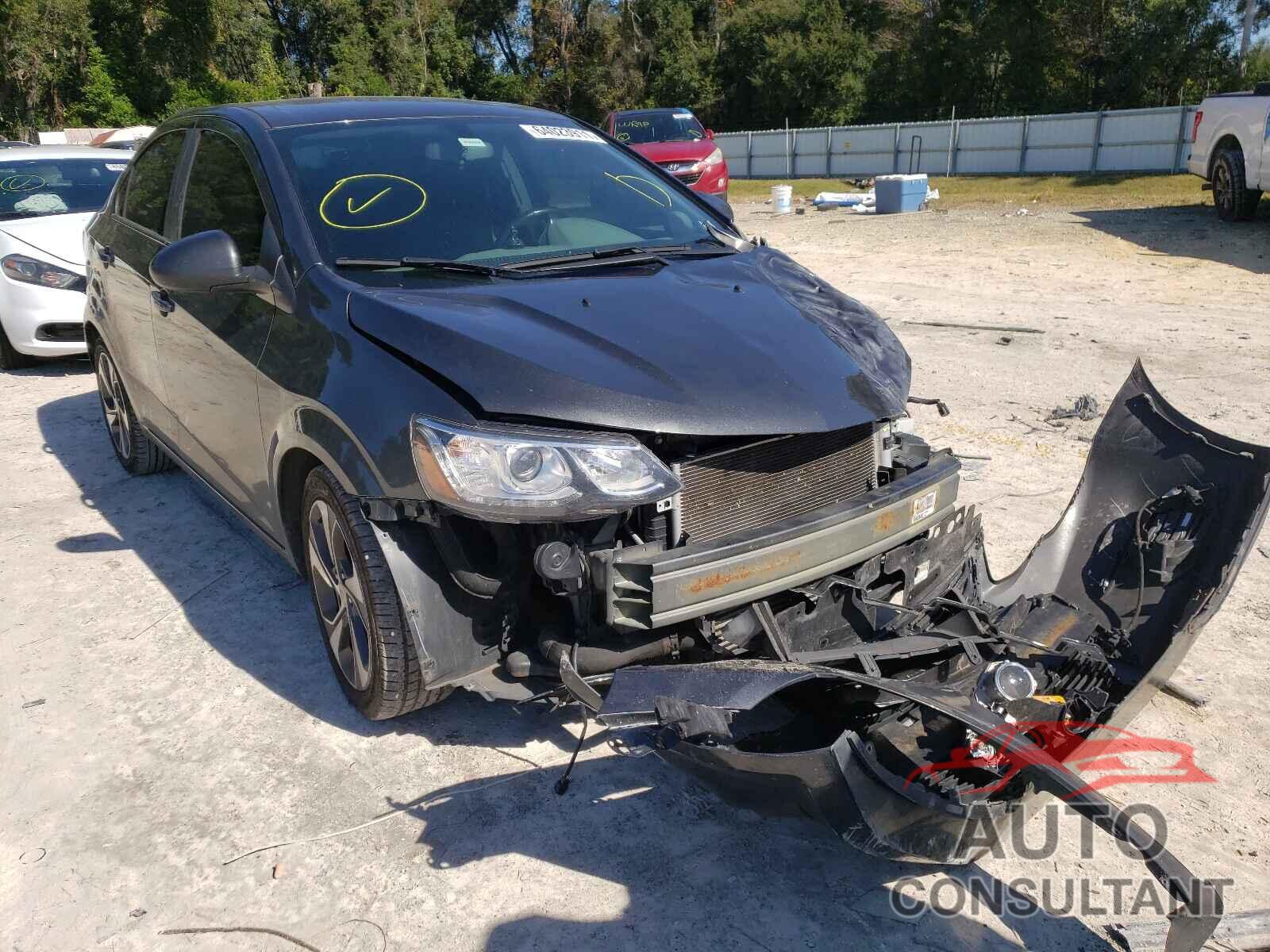 CHEVROLET SONIC 2017 - 1G1JF5SB9H4122013