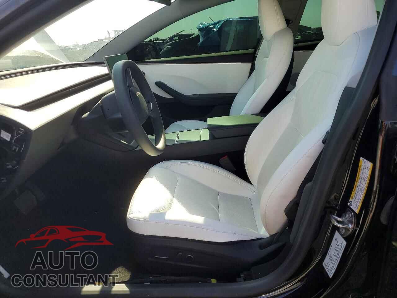 TESLA MODEL 3 2024 - 5YJ3E1EA0RF815528