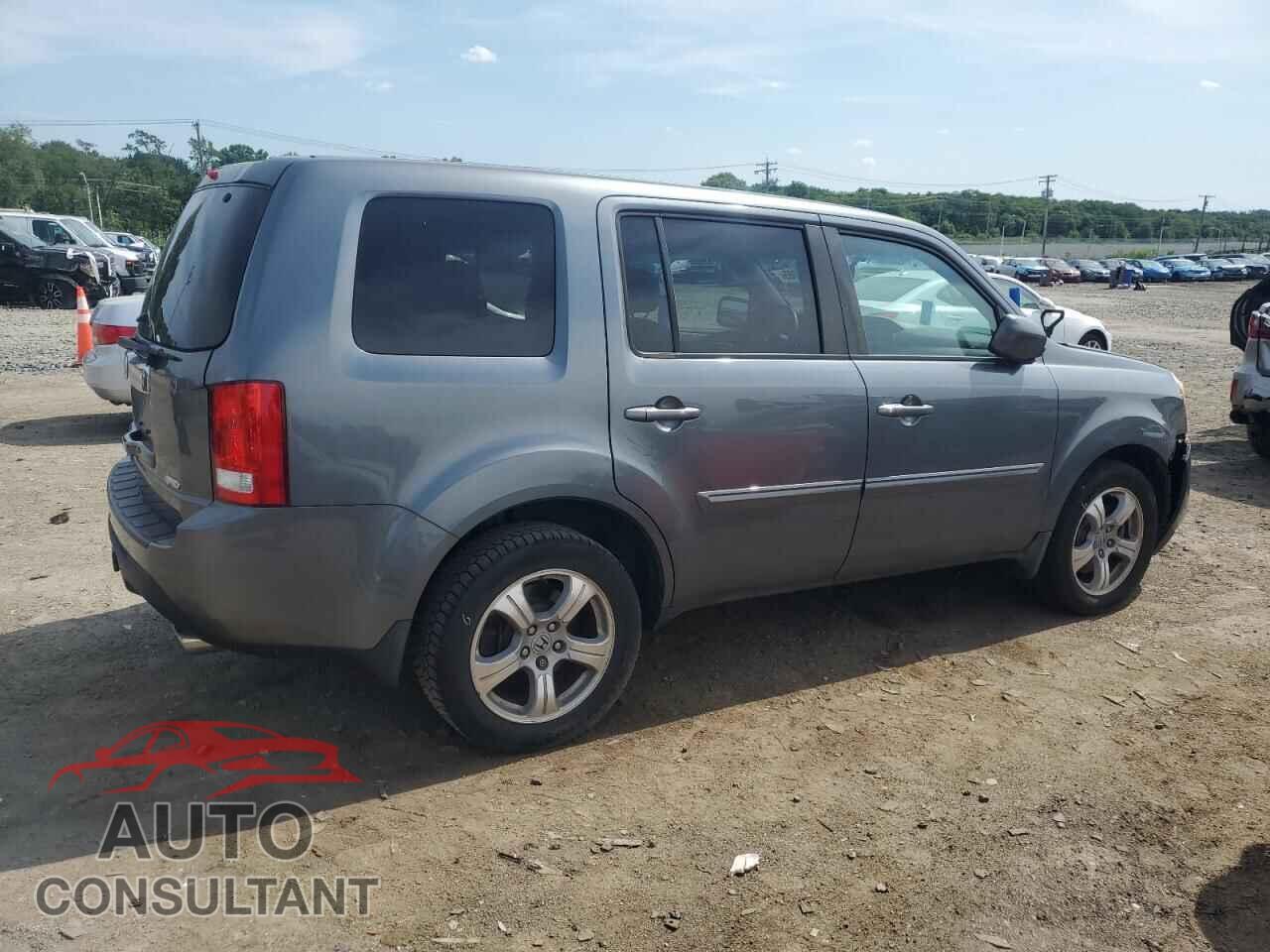 HONDA PILOT 2013 - 5FNYF4H56DB022732