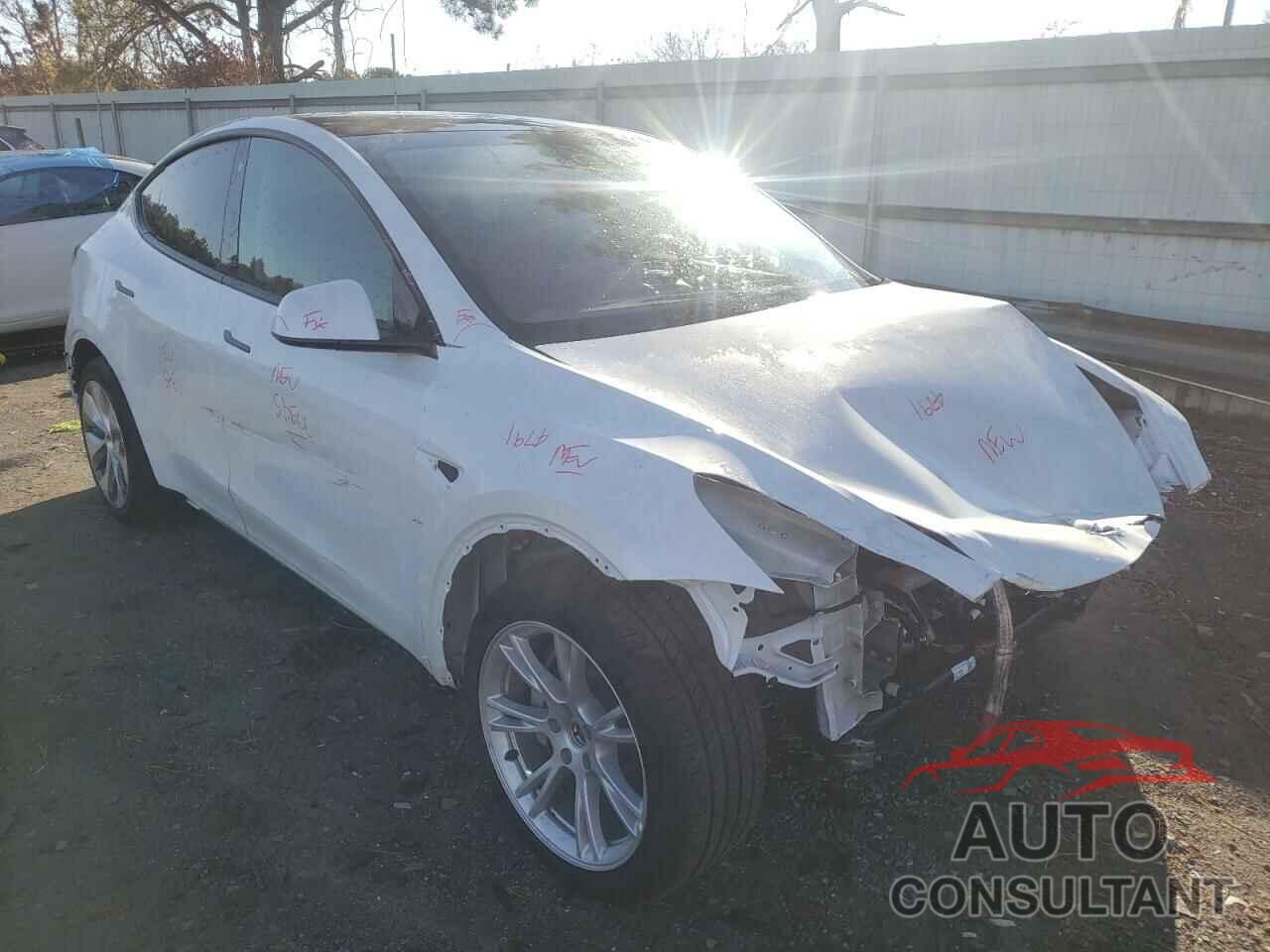 TESLA MODEL Y 2021 - 5YJYGAEE6MF185977