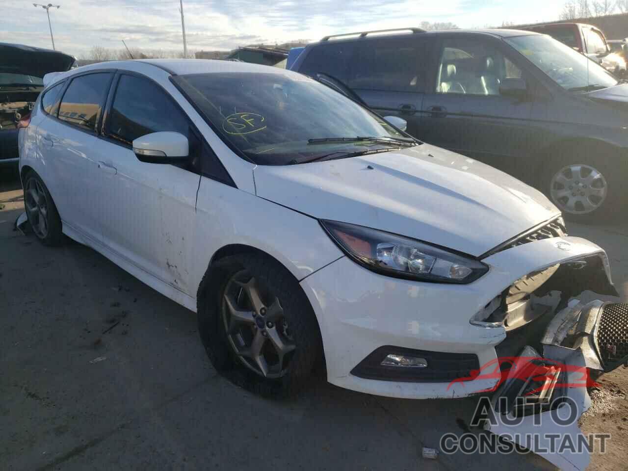 FORD FOCUS 2017 - 1FADP3L96HL324904