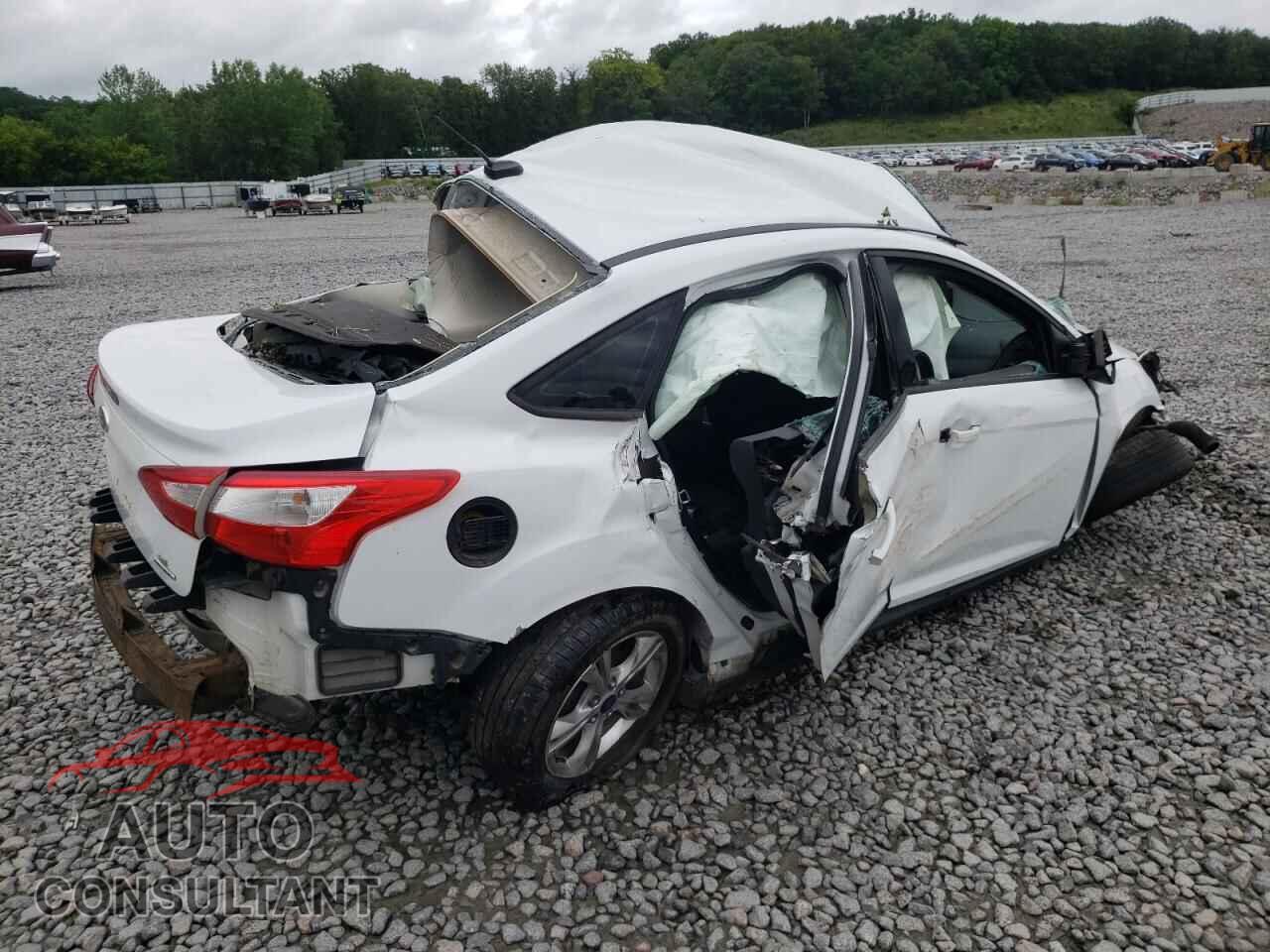FORD FOCUS 2014 - 1FADP3F2XEL176086