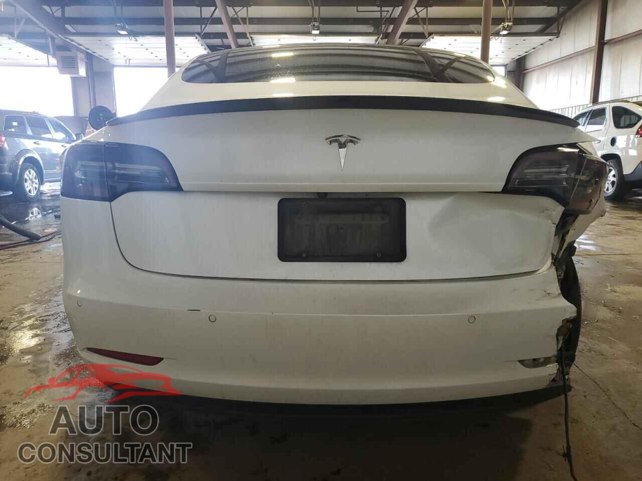 TESLA MODEL 3 2020 - 5YJ3E1EA5LF615543
