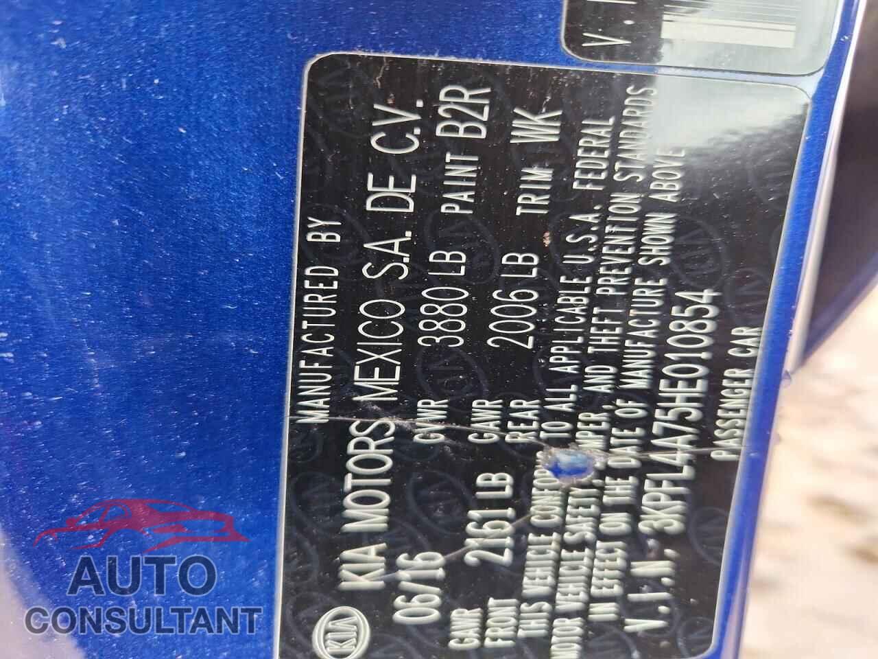 KIA FORTE 2017 - 3KPFL4A75HE010854
