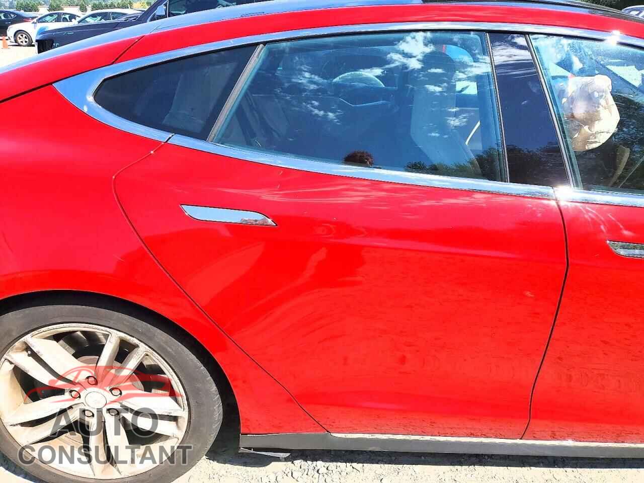 TESLA MODEL S 2015 - 5YJSA1E24FF109271