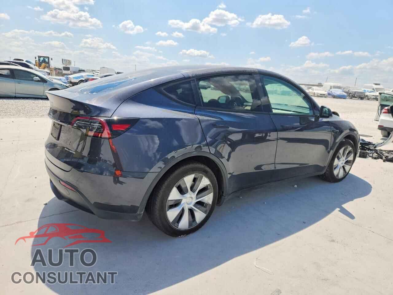 TESLA MODEL Y 2024 - 7SAYGDEE4RA256568