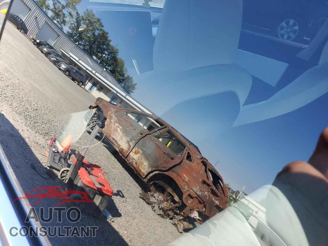 TESLA MODEL 3 2018 - 5YJ3E1EB8JF096705