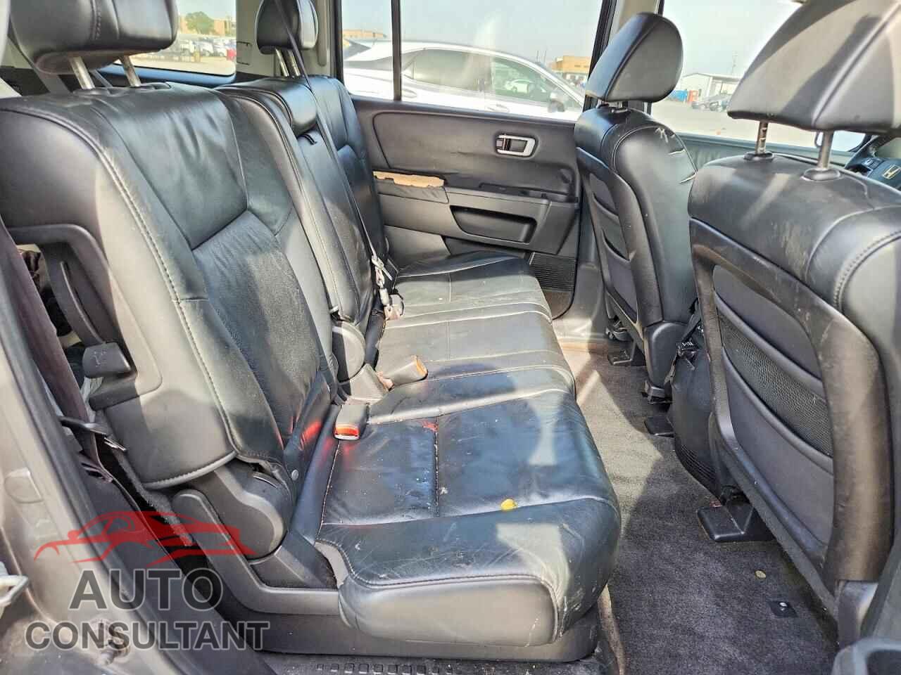 HONDA PILOT 2011 - 5FNYF3H59BB012123