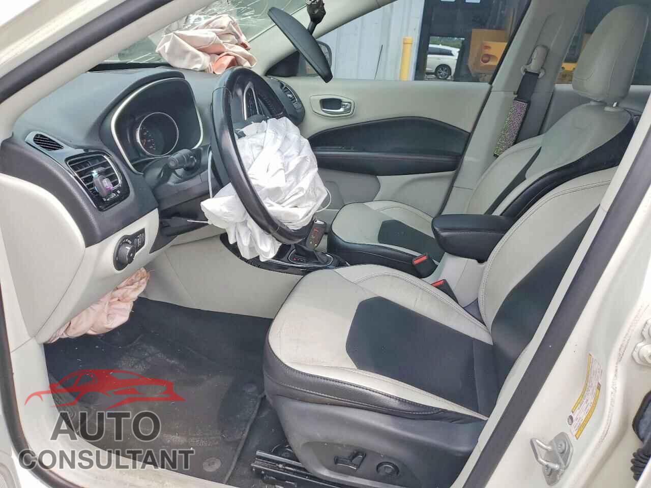 JEEP COMPASS 2020 - 3C4NJCCB9LT122526