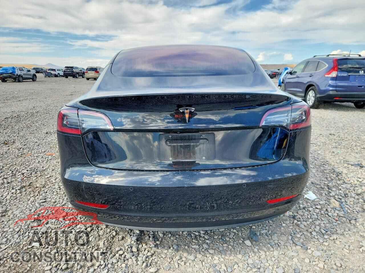 TESLA MODEL 3 2018 - 5YJ3E1EA1JF176435