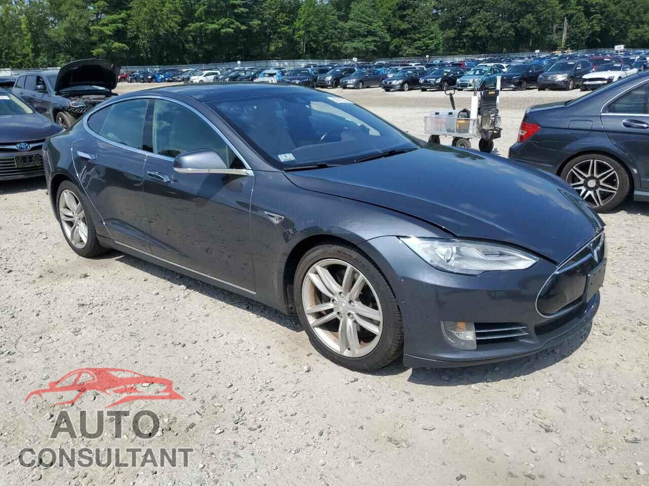 TESLA MODEL S 2015 - 5YJSA1E28FF109323