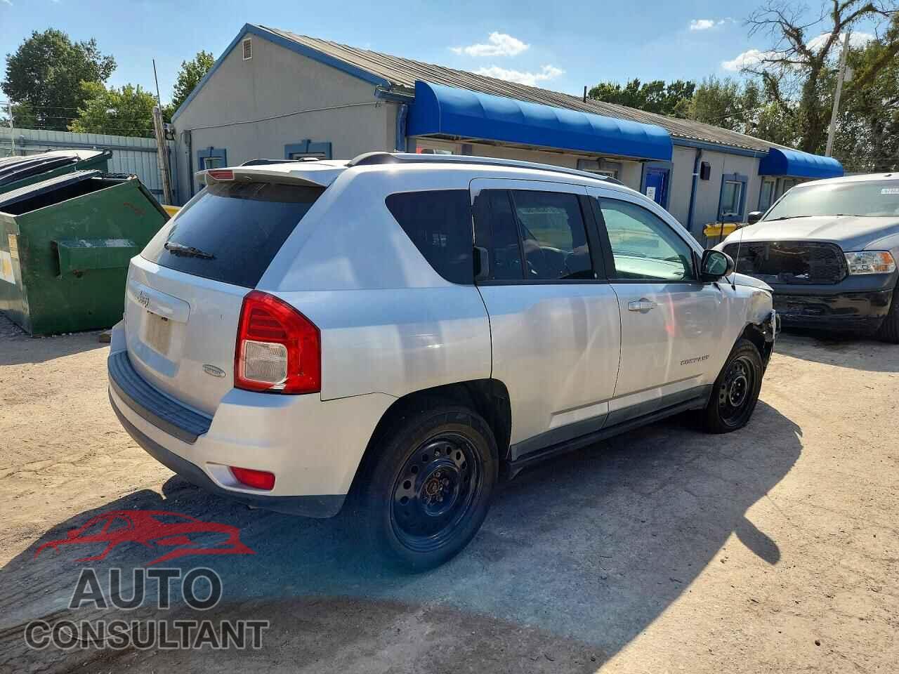 JEEP COMPASS 2011 - 1J4NF1FB5BD283388