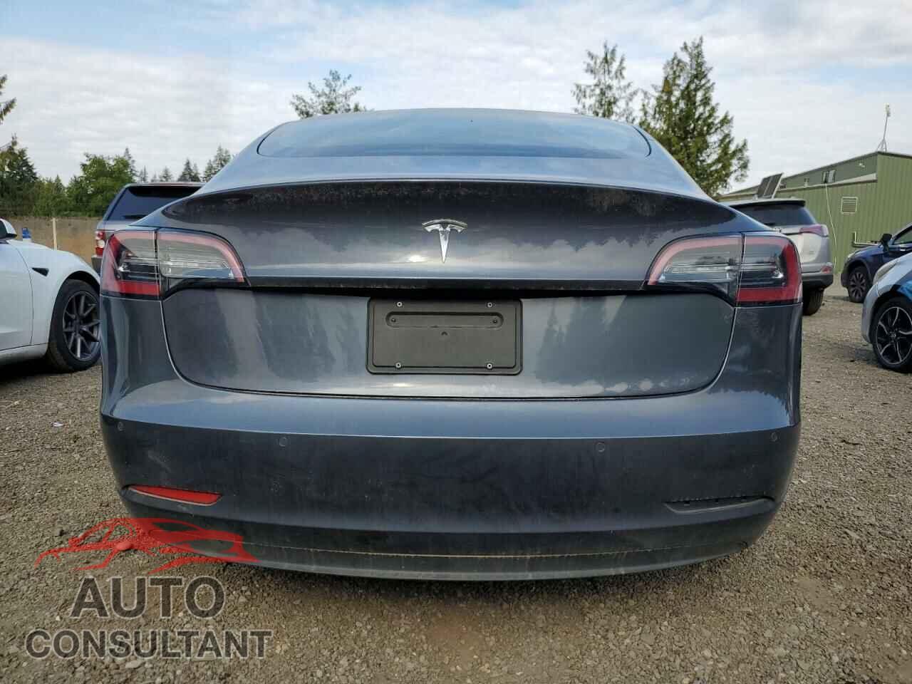 TESLA MODEL 3 2021 - 5YJ3E1EAXMF096913