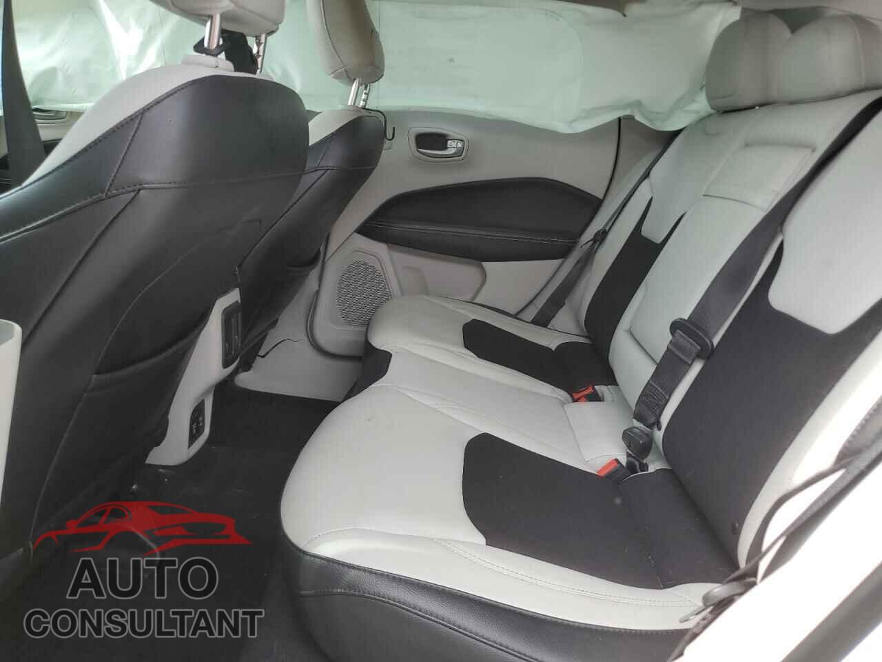 JEEP COMPASS 2017 - 3C4NJCBB4HT632467