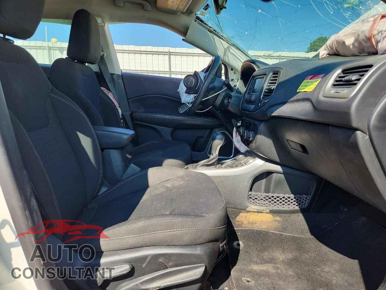 JEEP COMPASS 2018 - 3C4NJDABXJT207722