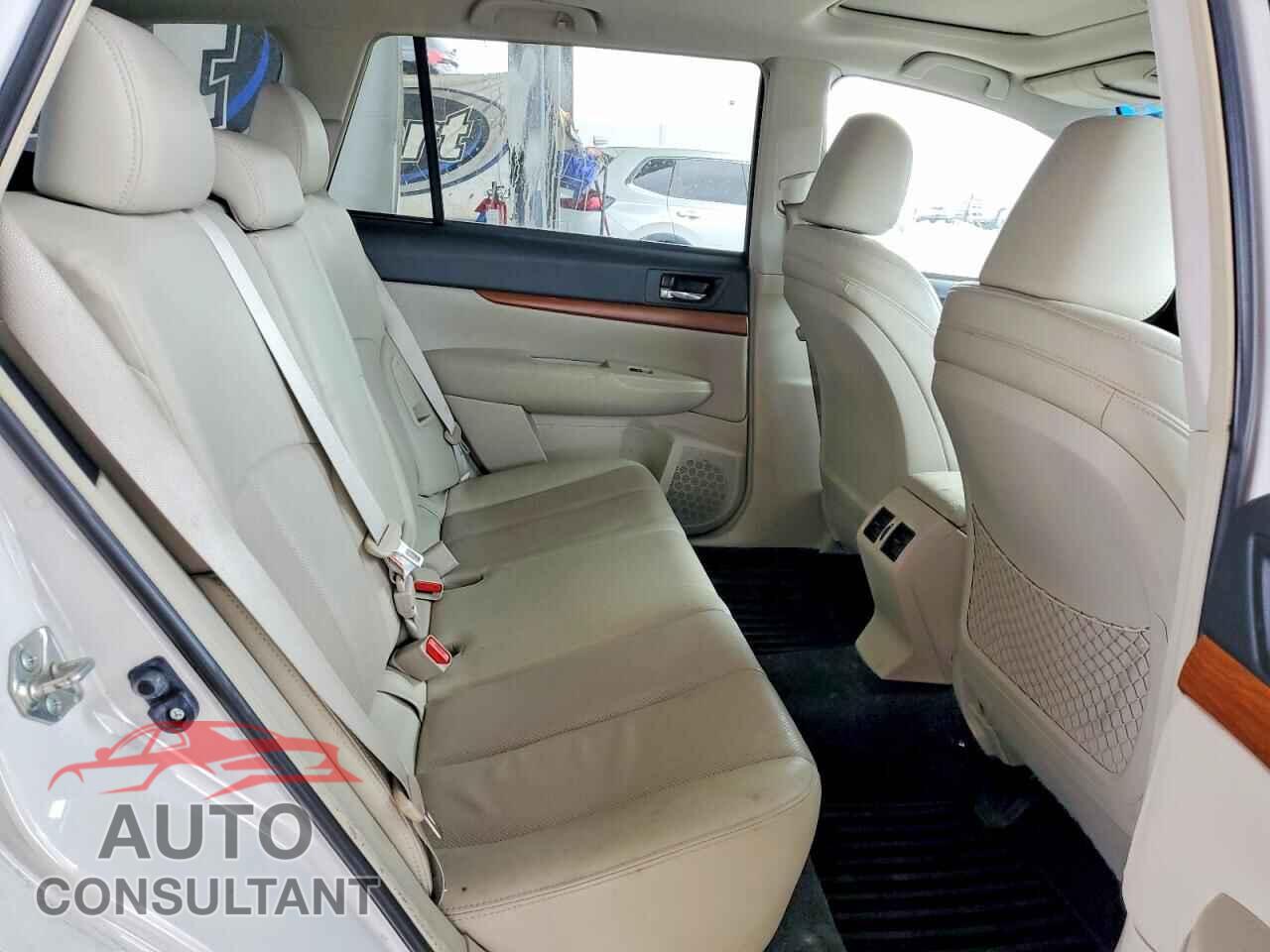SUBARU OUTBACK 2014 - 4S4BRBLC2E3258957