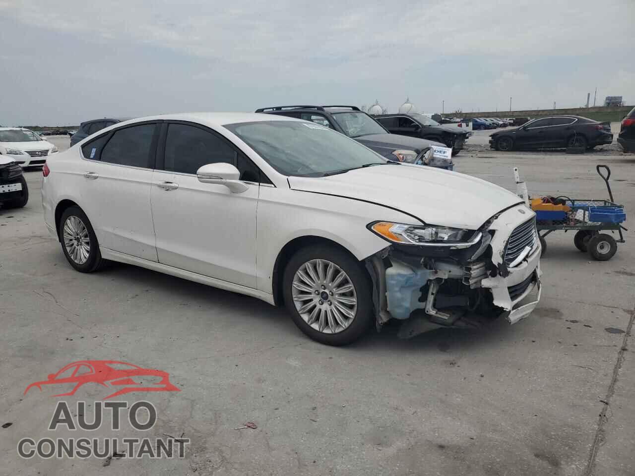 FORD FUSION 2013 - 3FA6P0LU9DR349318