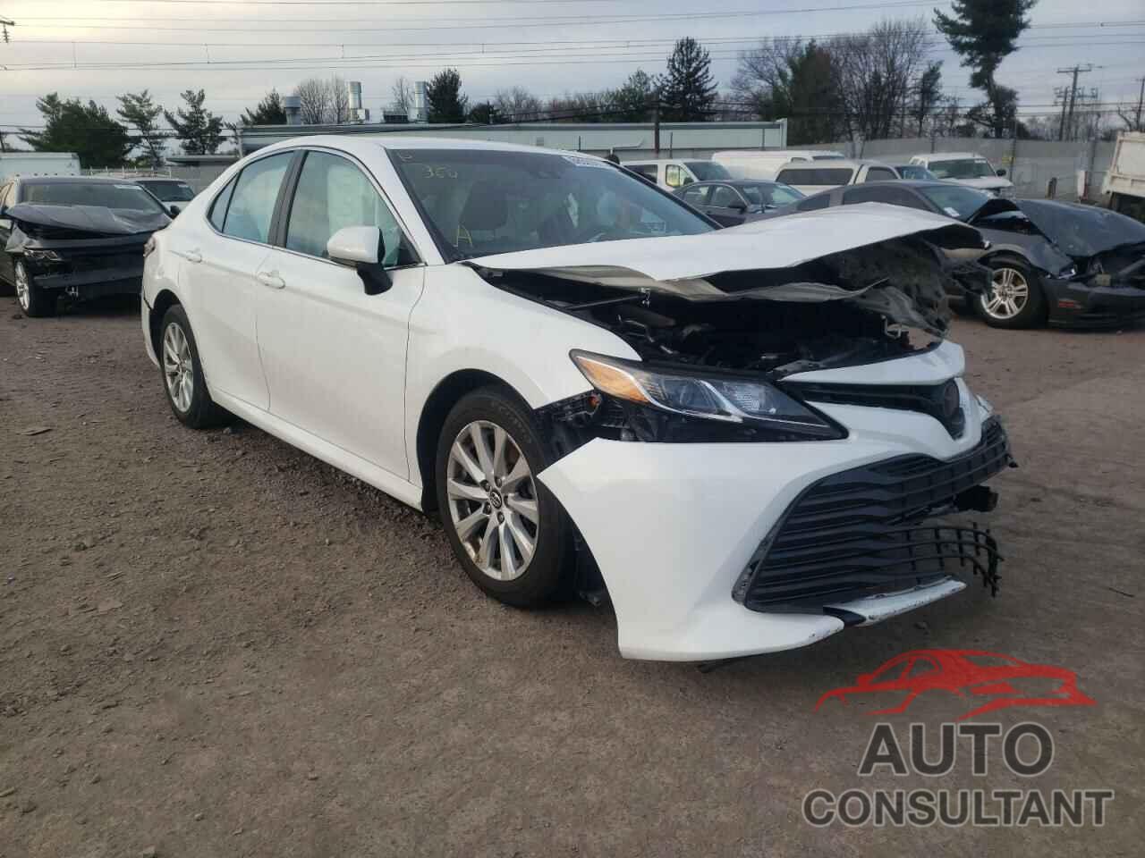 TOYOTA CAMRY 2018 - 4T1B11HK7JU091582