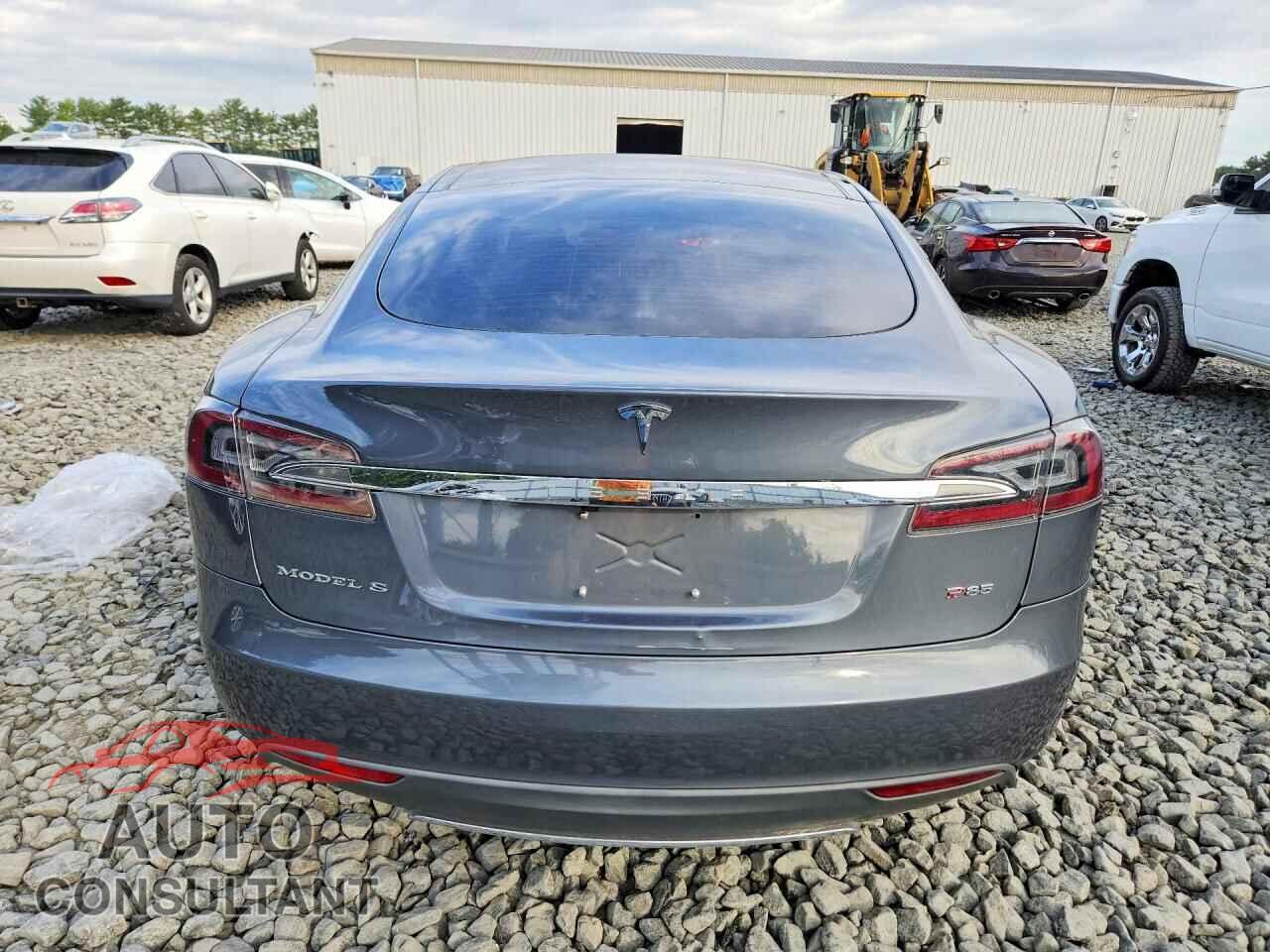 TESLA MODEL S 2013 - 5YJSA1DP2DFP16036