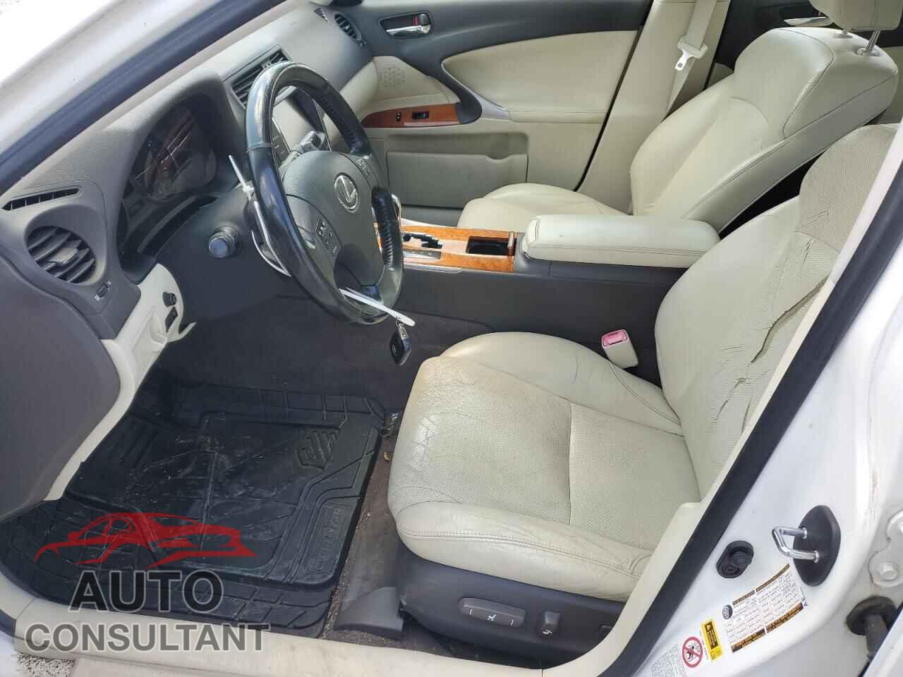 LEXUS IS 2009 - JTHBK262495096429