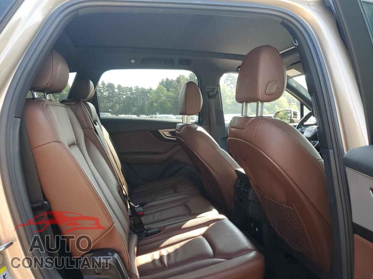 AUDI Q7 2018 - WA1LHAF78JD020081