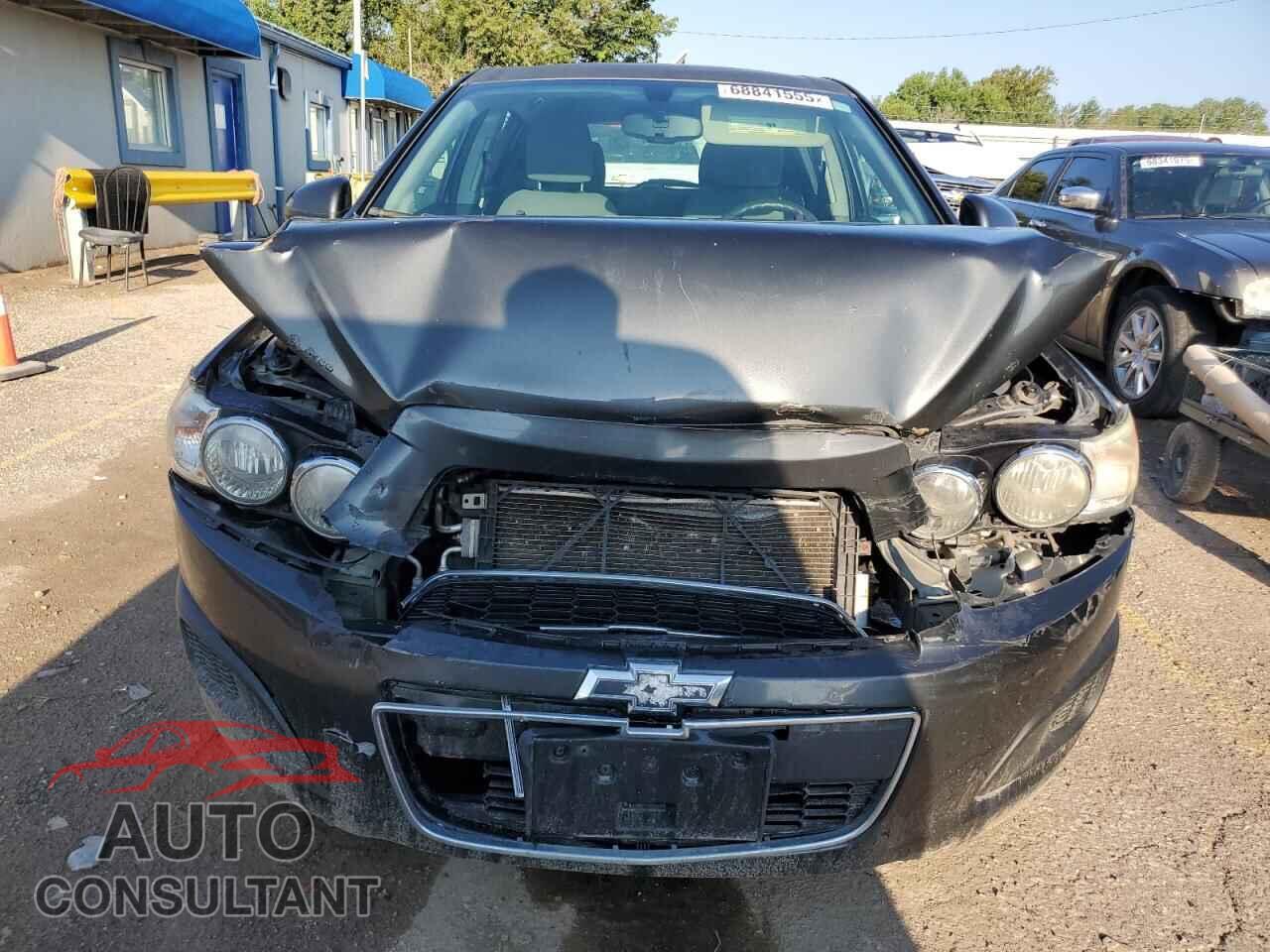 CHEVROLET SONIC 2015 - 1G1JC6SG5F4124123